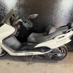 ★支払総額3.8万円★定休日なし！いつでも現車確認可能です！ ヤマハ マジェスティ125 白 バッテリー新品！ リアキャリア付き！ LEDヘッドライト！ 社外リアサス！ 社外マフラー！の画像