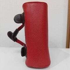 赤いハンドバッグの画像