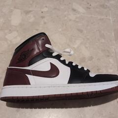 Nike Air Jordan 1 Mid SE　スニーカーの画像