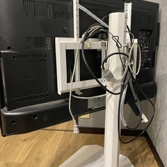 50インチテレビと壁寄せスタンドセットの画像
