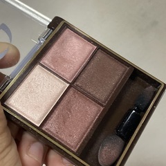 exceLのアイシャドウ(ブラウン系)です☺️の画像