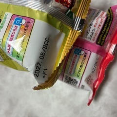 ねるねるねるね　お菓子　リンゴのカラメリゼ味　ストロベリー味の画像