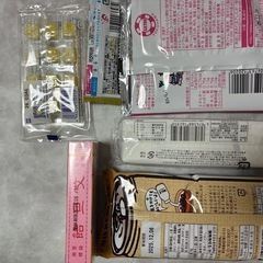 駄菓子　お菓子　ボンタンアメ　きびだんご　せんべい　むぎポン　ガブリチュウの画像