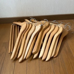 木製　ハンガー13個セット
の画像