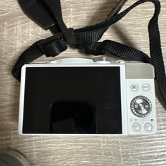 LUMIX GF6 ホワイト 14-42mmレンズ付きの画像