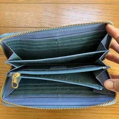 二つ折り財布
の画像