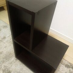 小さなおしゃれ本棚の画像