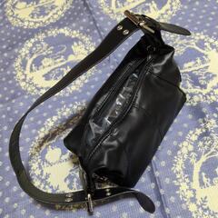 新品・未使用　ブラックショルダーバッグ　の画像
