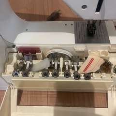 スイス製ベルニナホリデーヌ 1091 ミシン本体の画像