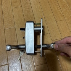 ステンレス製レバー式ドアロック 鍵付きの画像