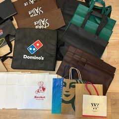 【美品】不織布バッグ　紙袋　ショッパー　30点以上まとめ売りの画像