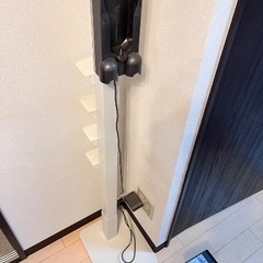 「【ジャンク】ダイソン V10 本体＋バッテリー（不良）＋充電器」の画像