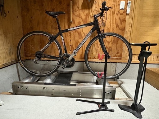 コラテック　クロスバイク　CORRATEC フロアポンプ・スタンド付き