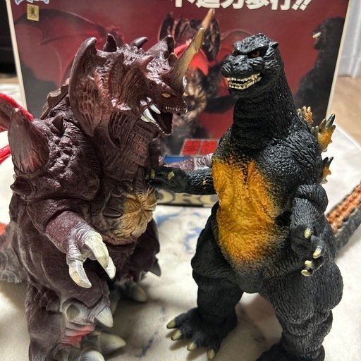 ゴジラとデストロイアのおもちゃ