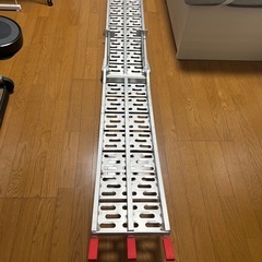 ラダーレール(足付き)の画像