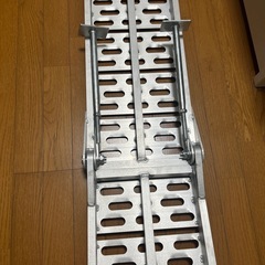 ラダーレール(足付き)の画像