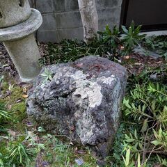【無料】庭石 景石 唯一無二 お譲りします（100cm角×1、50cm角×2）の画像
