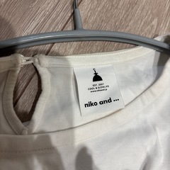 【niko and...】フリル袖 ホワイト Tシャツ 半袖Mの画像