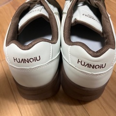 スニーカー　25.0の画像