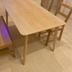 IKEAダイニングテーブルセット
の画像