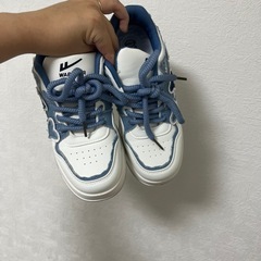 スニーカーの画像