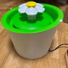 Catit フラワーファウンテン フィルター式給水器　　猫グッズの画像