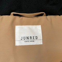 JUNRED フード付きベージュダウンジャケットの画像