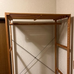 木製ハンガーラックの画像