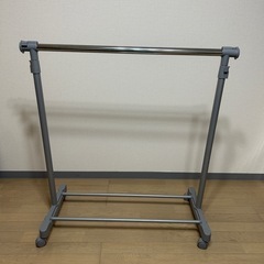 ハンガーラックの画像