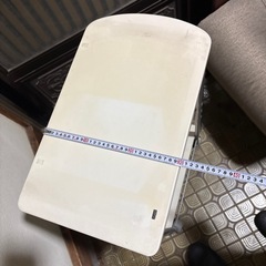 キャスター付き台の画像