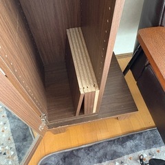 ミラー付き収納棚の画像