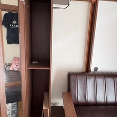 ミラー付き収納棚の画像
