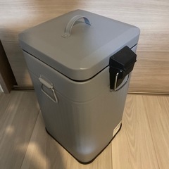 ゴミ箱 の画像