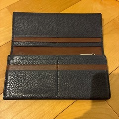 クロミア ネイビー財布の画像