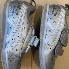 asics ディズニーコラボ　16cmの画像