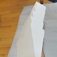 IKEA　クビッスレ　新聞ラックの画像