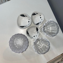 食器セットお譲りします (グラス、カップ、小皿など)の画像