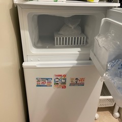 COMFEE' 冷蔵庫 90L 幅47.8cm 2ドア 右開き コンパクト 耐熱天板 スリム 小型 1人暮らし RCT90BL(E) の画像