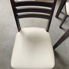 2人用ダイニングセット (テーブルと椅子2脚) お譲りしますの画像