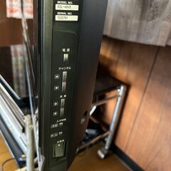 46インチのSONY BRAVIA液晶テレビ、リモコンとB-CASカード付きの画像