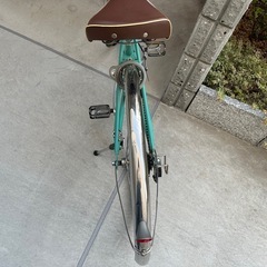 一般的な変速付きシティサイクル自転車の画像
