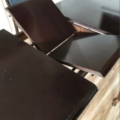 ダイニングテーブルと椅子4脚セットの画像