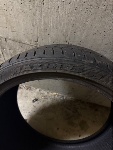 235／35／19タイヤ