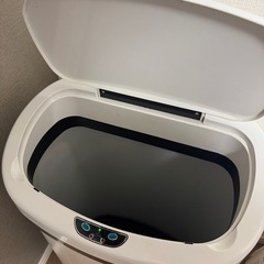 自動開閉ゴミ箱、空気清浄機セットの画像