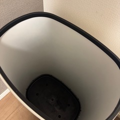 自動開閉ゴミ箱、空気清浄機セットの画像