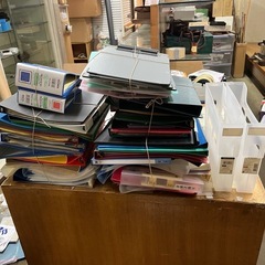 無料で差し上げます。書類の整理などに　クリアファイル、ルーズリーフファイル、バインダーなど多数の画像