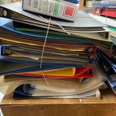 無料で差し上げます。書類の整理などに　クリアファイル、ルーズリーフファイル、バインダーなど多数の画像