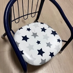 幼児用机、椅子の画像