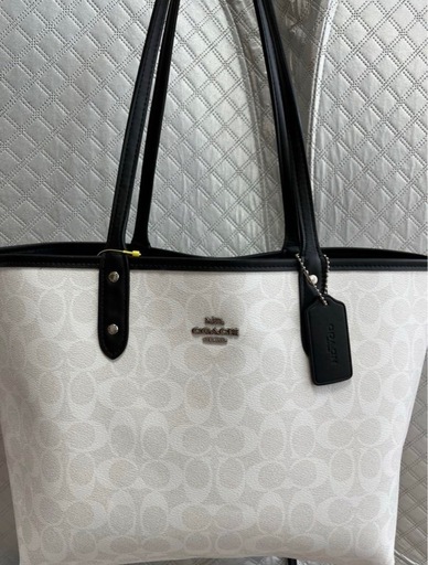 【今月まで】COACH コーチ リバーシブル ネイビー & ホワイトトートバッグ