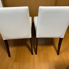 伸長式ダイニングテーブルの画像